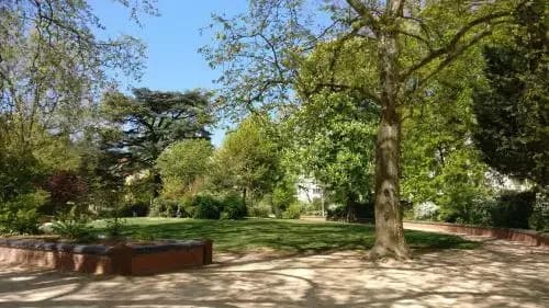19Sisley - Photo 5