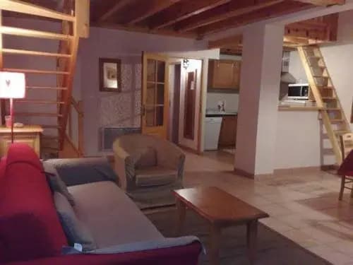 Llaret Hotel - Photo 2