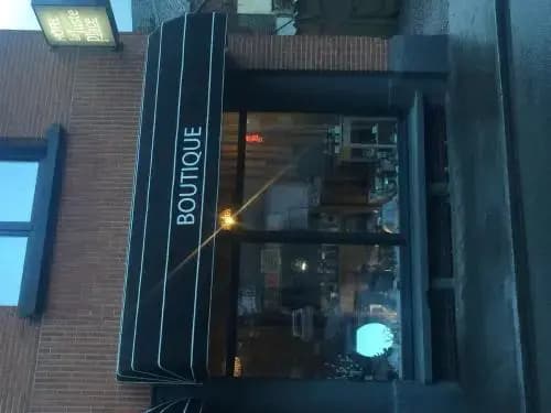 La Juste Place - Photo 1