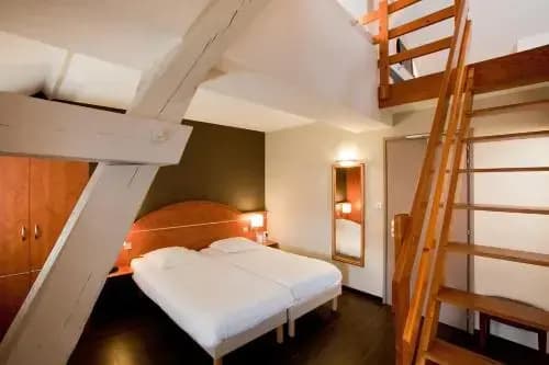 Traditional Loft - Miniature 6