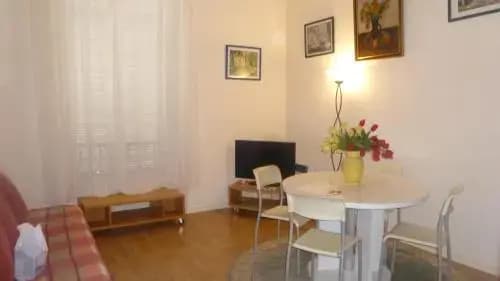 Andre One Bedroom - Photo 2
