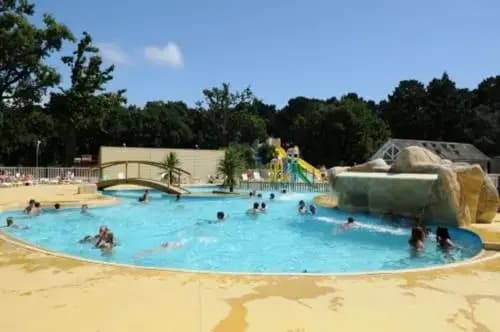 Camping Le Chateau du Petit Bois - Photo 2