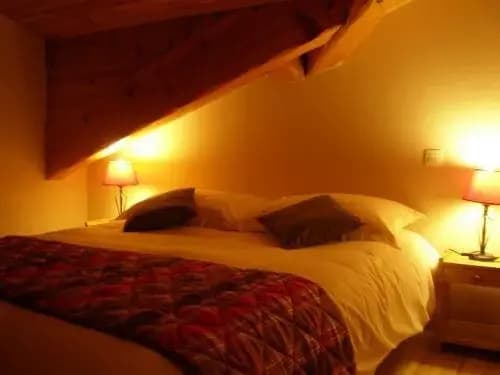 Llaret Hotel - Photo 4