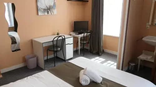 Hôtel Duguesclin - Photo 4