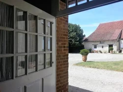 Tourterelle, à proximité de Auxerre et Chablis - Miniature 6