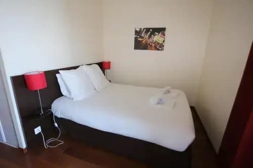 O'Sullivans Bar and Hotel - Photo 3
