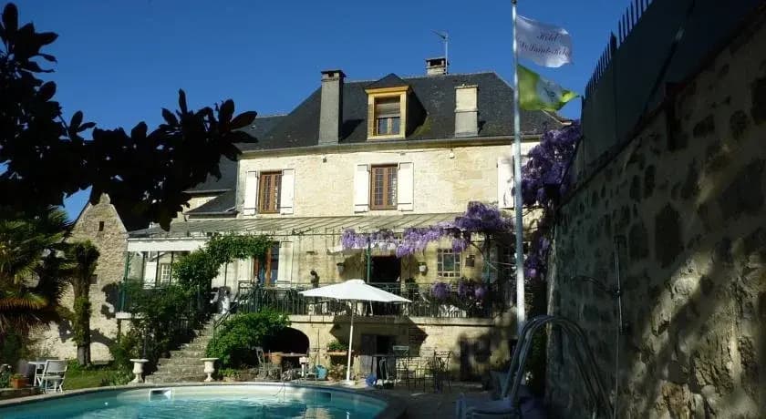 Hotel le Saint-Robert - Photo 2