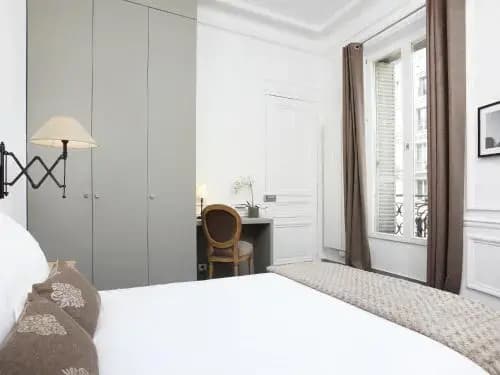 Luxury 3 Bedrooms Le Louvre I by Livinparis - Miniature 7