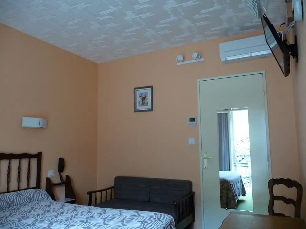 Hôtel Ambeille - Photo 2
