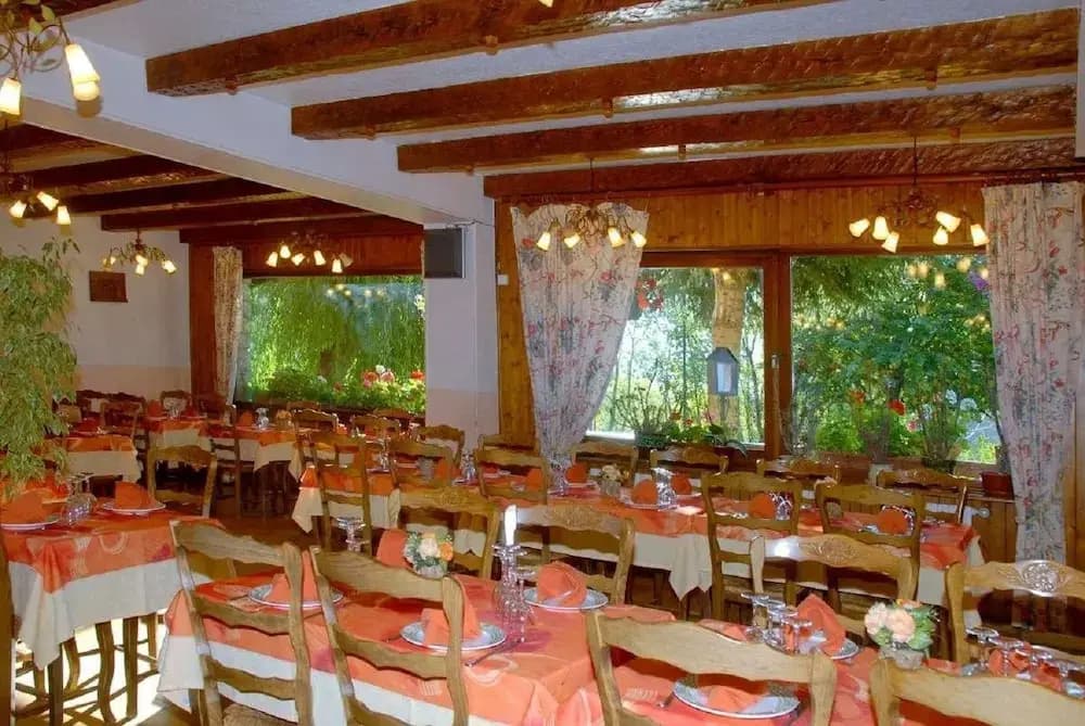 Hotel Restaurant Le Grillon - Photo 2