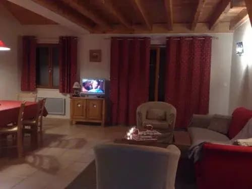 Llaret Hotel - Photo 5