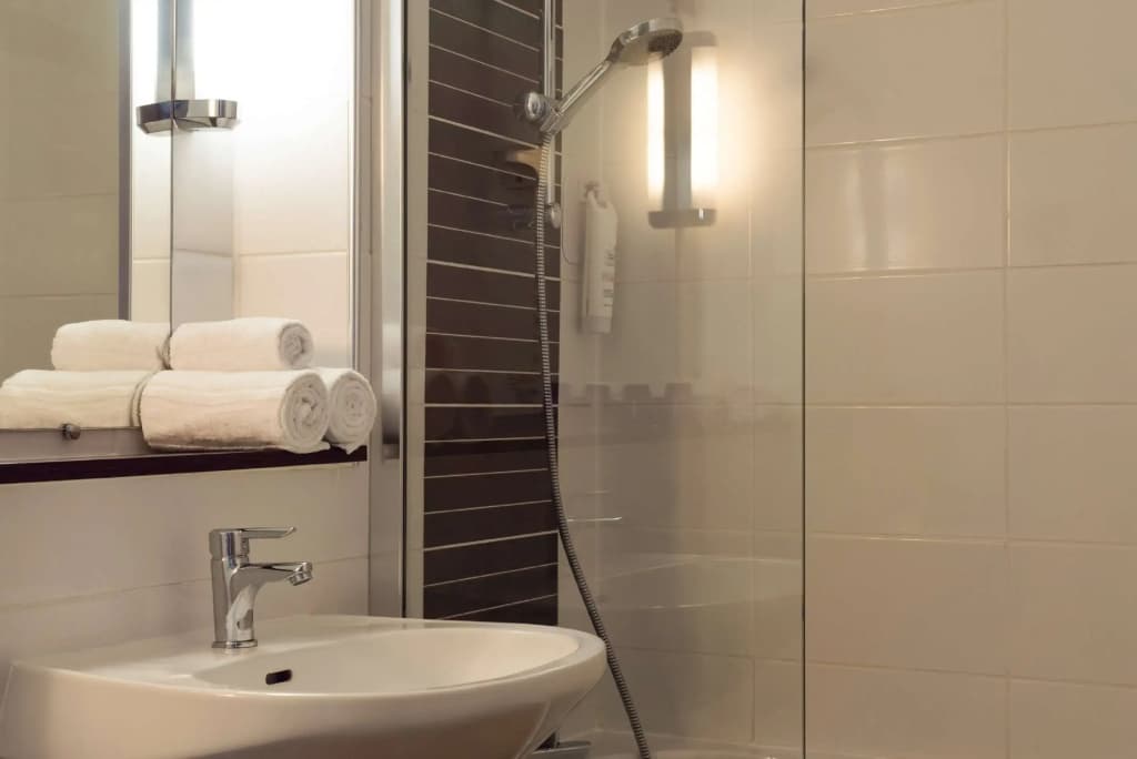Sure Hotel by Best Western Biarritz Aeroport - Miniature 8