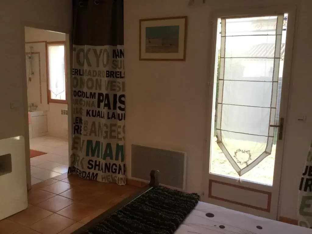 Jolie Maison de Vacances Avec Piscine Privée, Au Cœur du Village de Mouriès, Dans Le Parc Naturel Régional Des Alpilles, 4...
