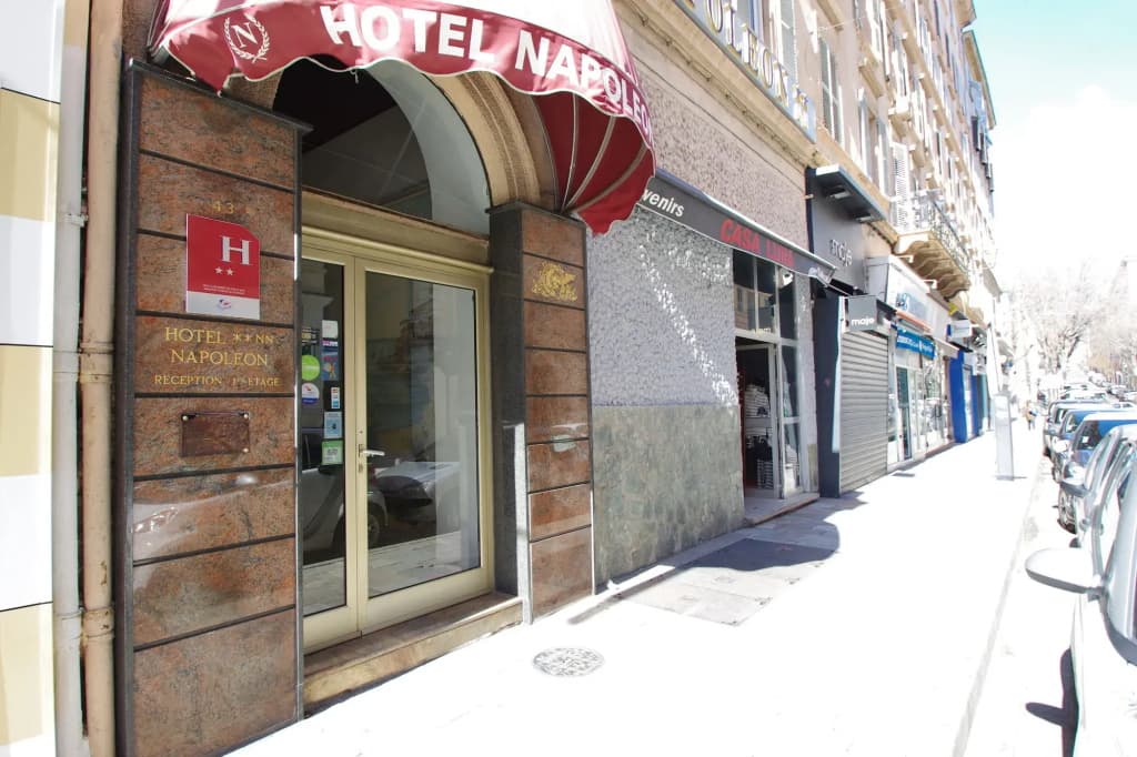Hotel Napoléon - Photo 1