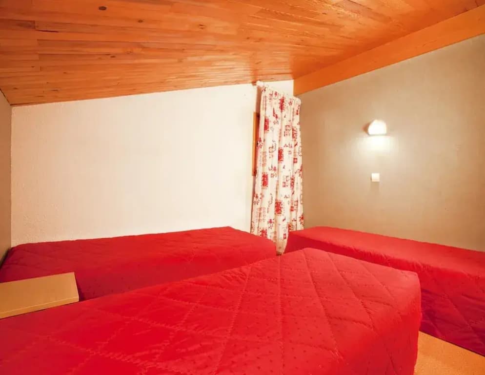 Amazing Apartment Near Skiing - Photo 3