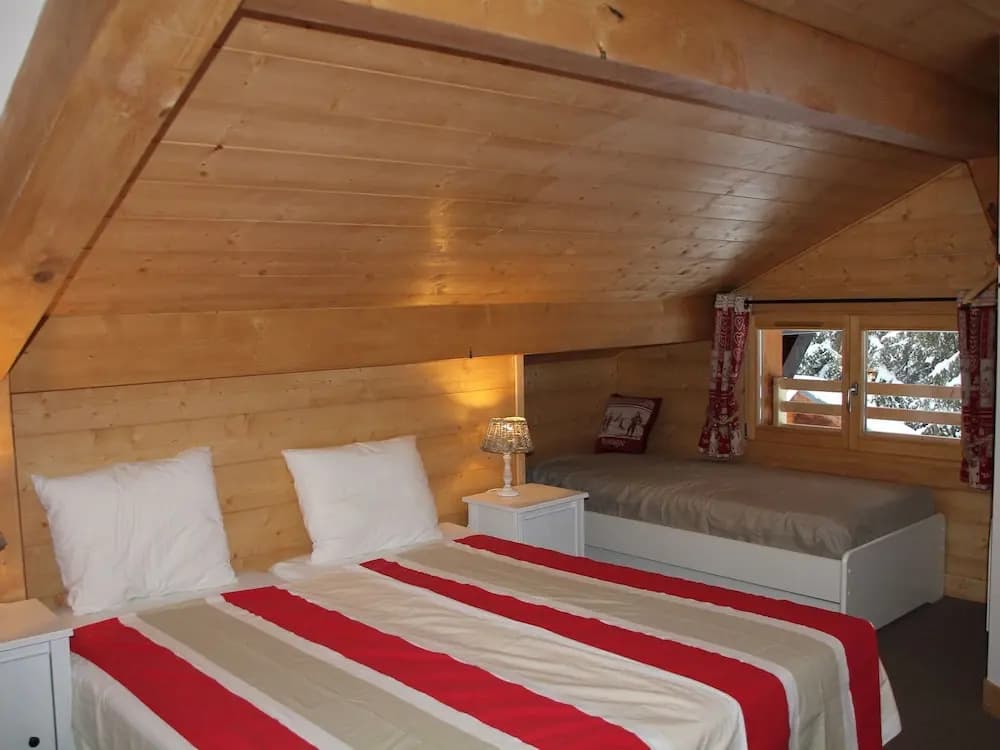 Sunny Chalet in Les Gets with Jacuzzi - Photo 4