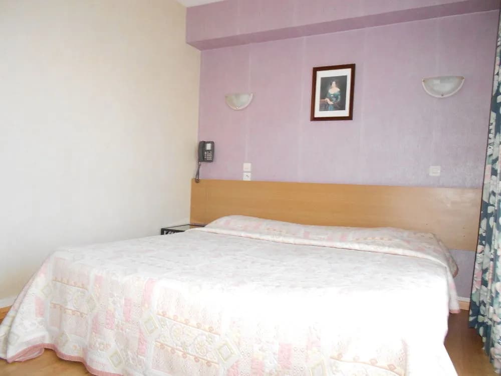 Central Hotel - Photo 1