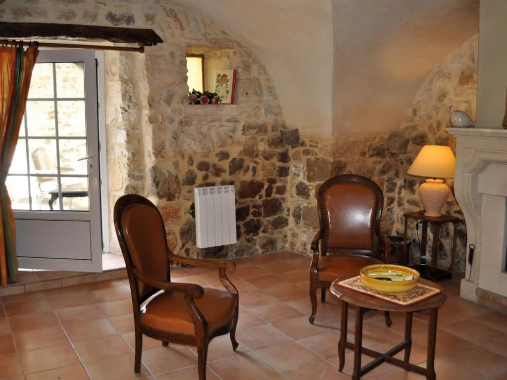 Charming Stone House With Terrace - Miniature 8