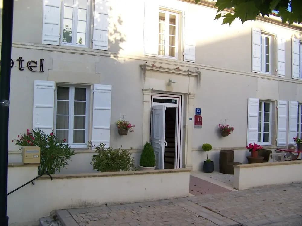 Hôtel Le Relais - Photo 1
