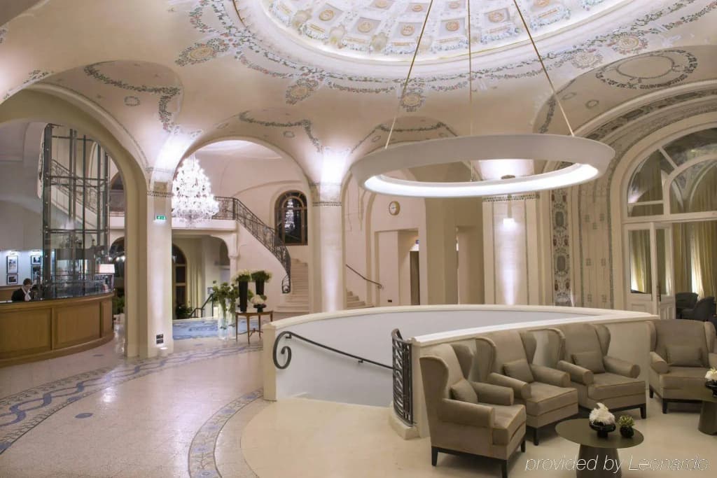 Hôtel Royal - Photo 2