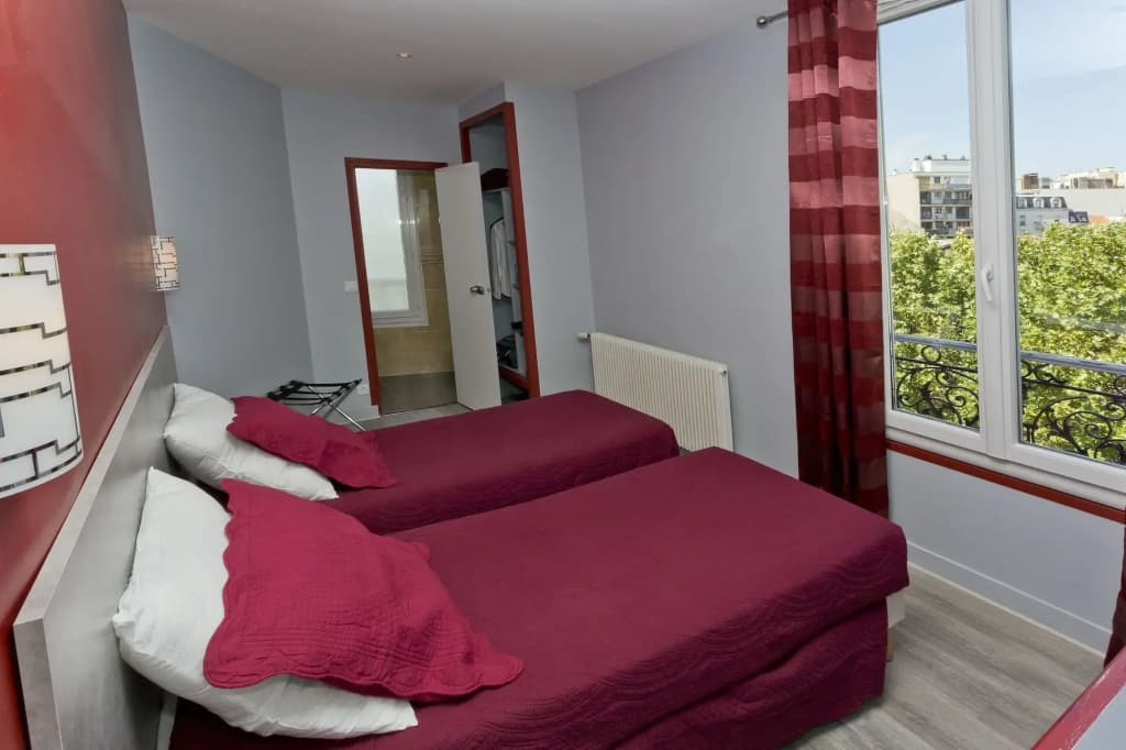 Hipotel Paris Belgrand Marie 20ème - Photo 5