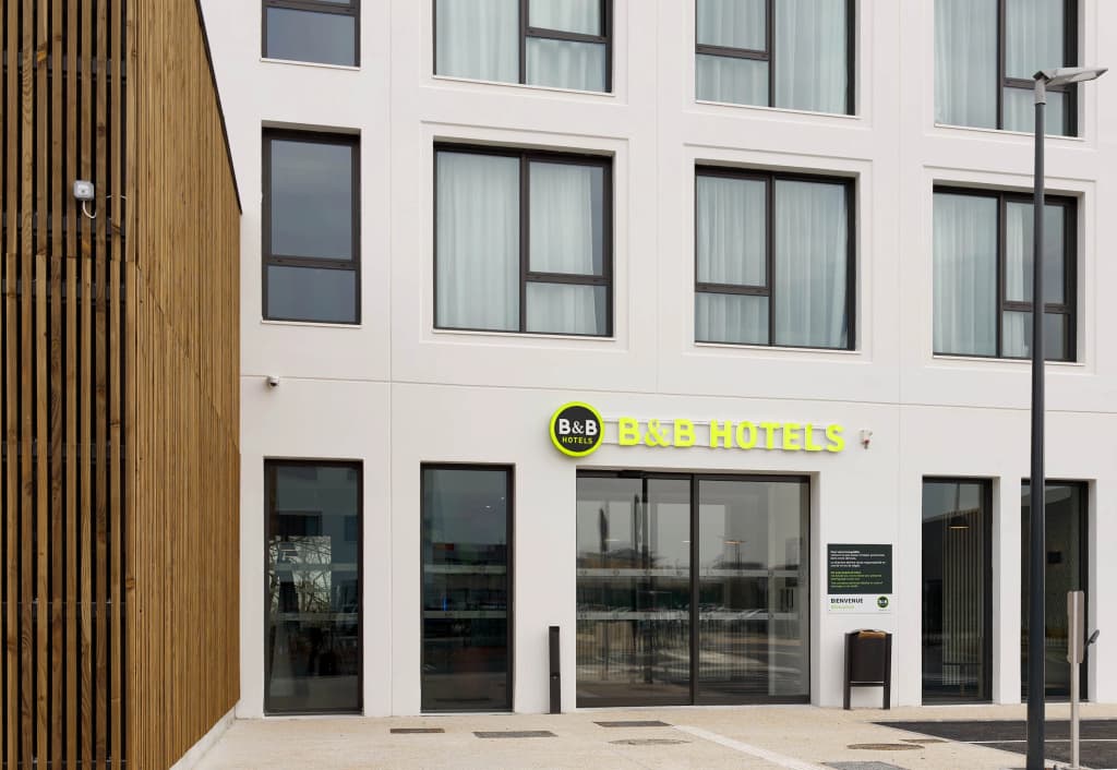 B&B HOTEL Cergy Saint-Christophe Gare - Photo 1