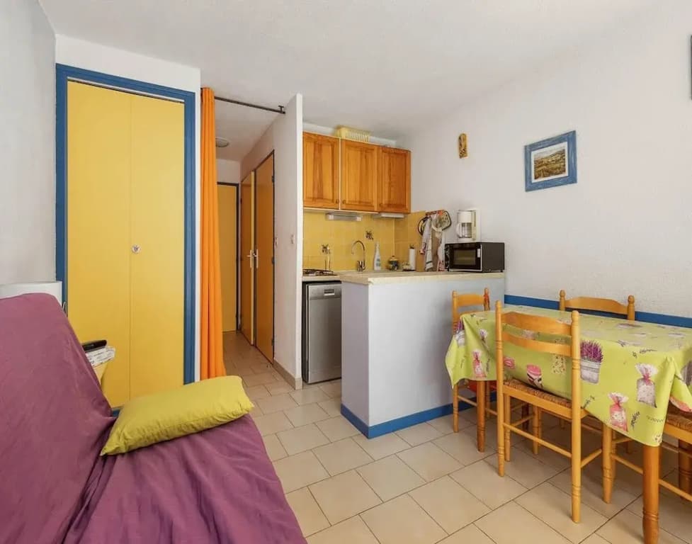 Cozy Stay Near the Beach - Photo 1