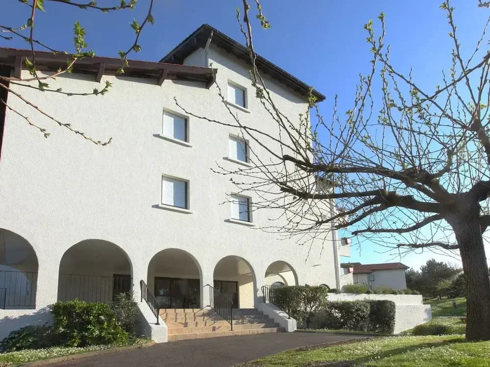Inviting Apartment With Balcony - Photo 1