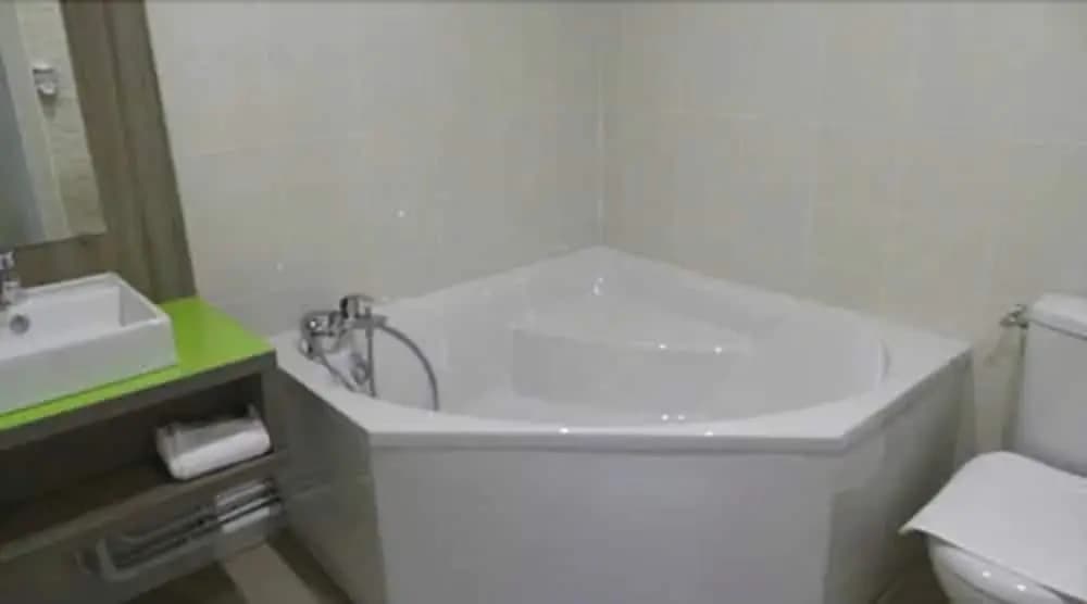 Airport Hotel - Miniature 7