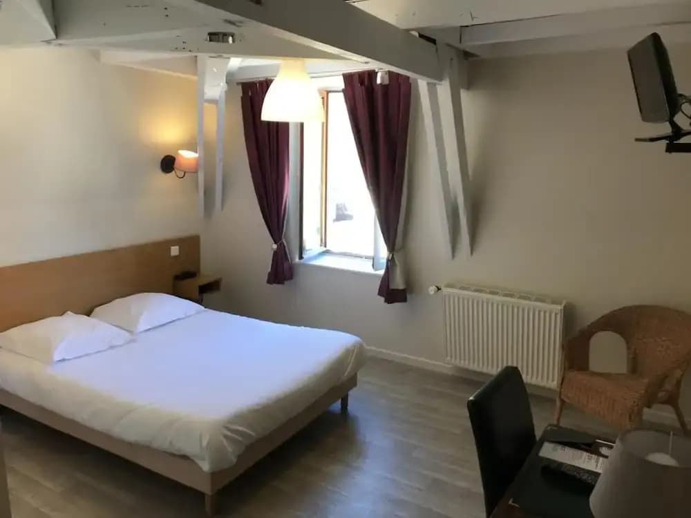 Logis Auberge de la Fontaine - Photo 3