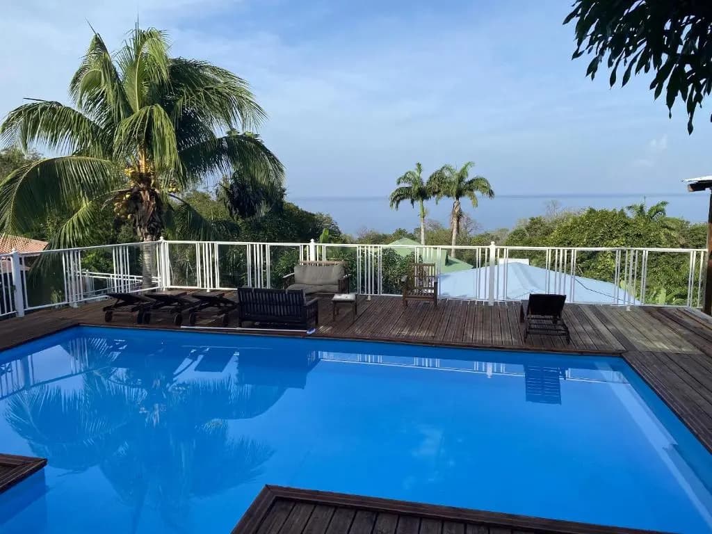 Maison de 2 chambres a Pointe Noire a 150 m de la plage avec vue sur la mer piscine partagee et jardin clos - Photo 3