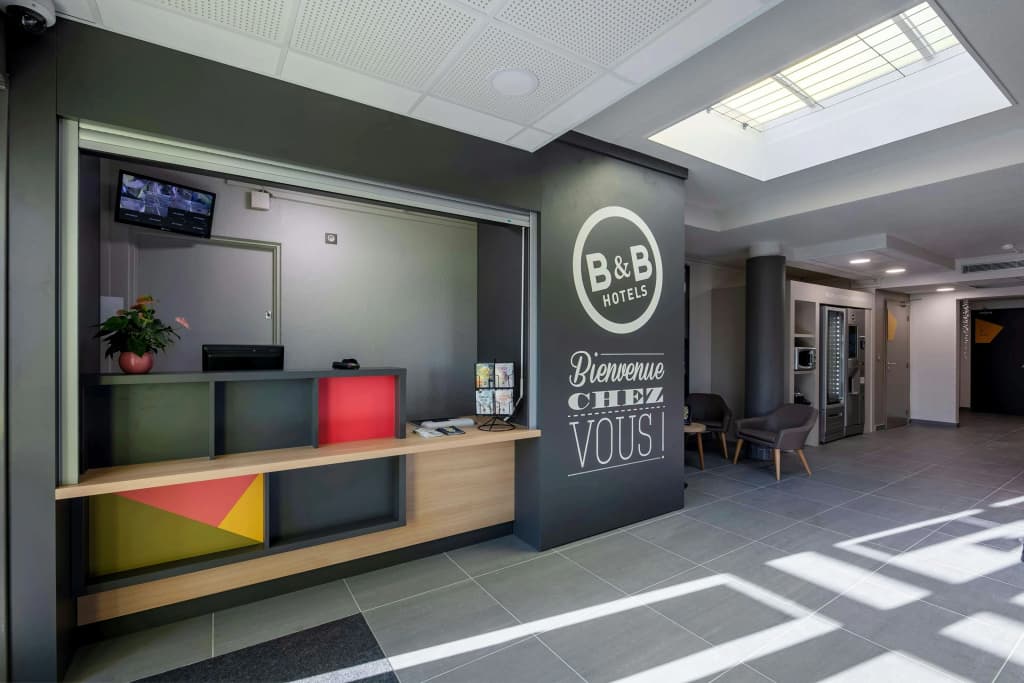 B&B HOTEL Poitiers (1) - Photo 2