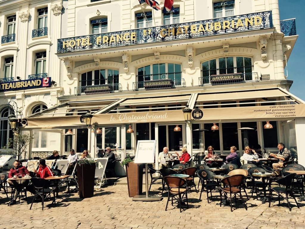 Hôtel France et Chateaubriand - Photo 1