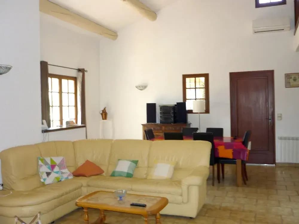 House With 3 Bedrooms in Loriol-du-comtat, With Enclosed Garden - 110 km From the Beach - Miniature 8