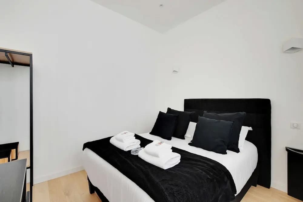 Authentique Apartment - 1br- 2P- Voltaire - Photo 2