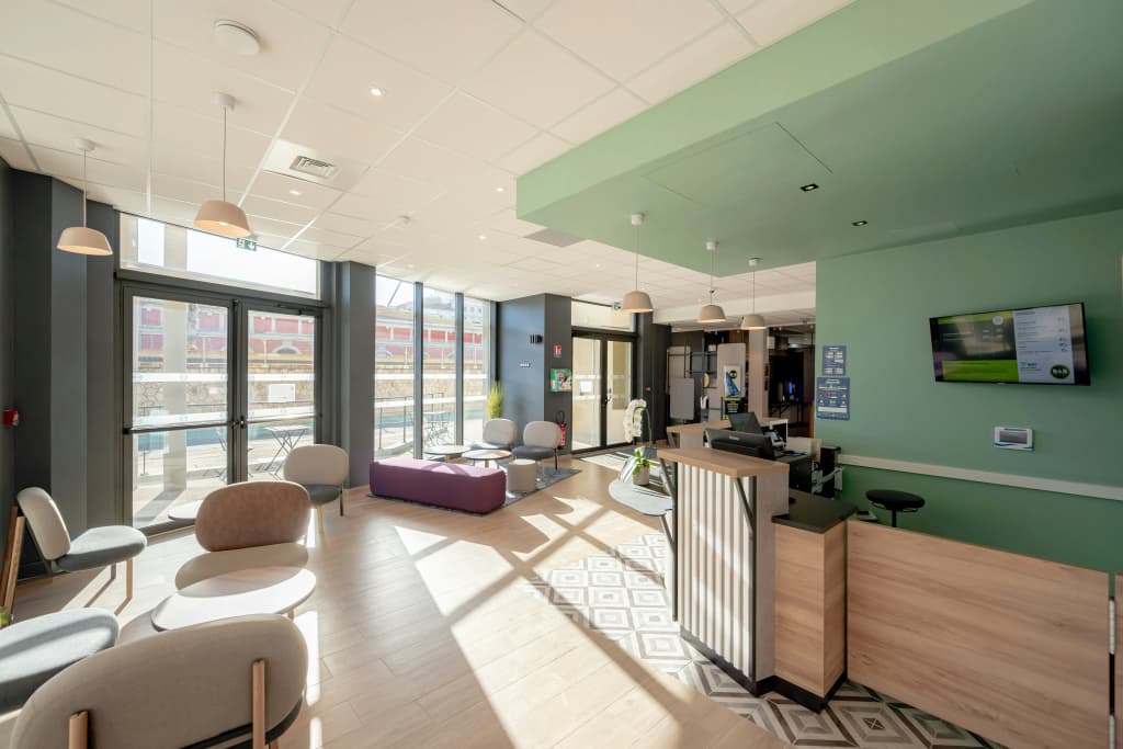 B&B HOTEL Toulon Centre Gare - Photo 2