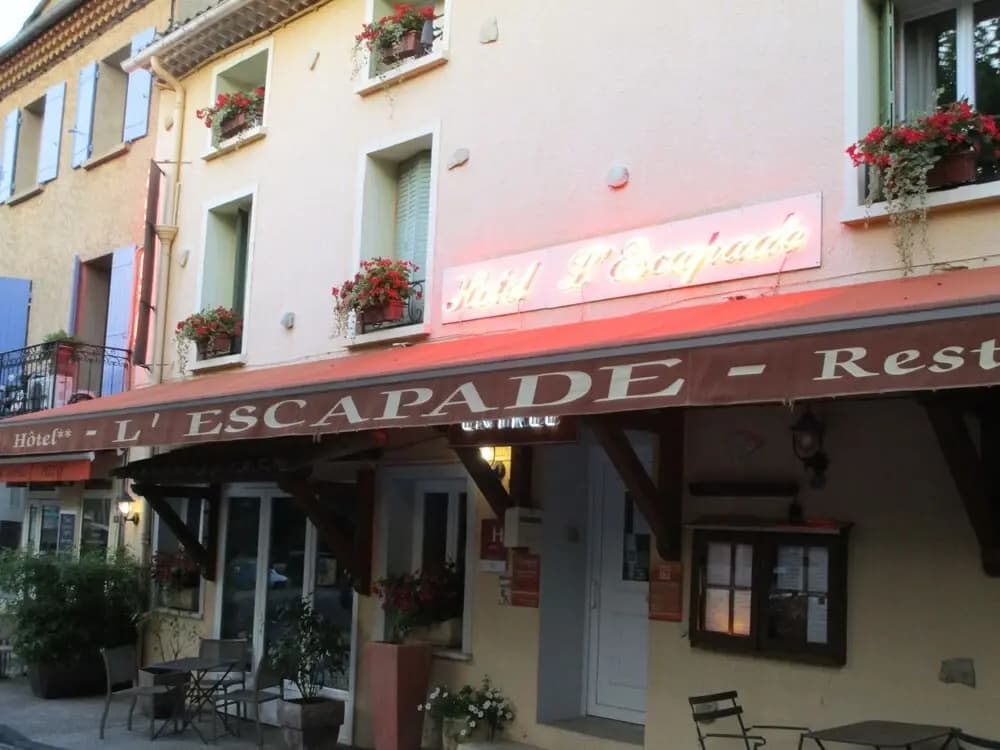 Hotel Restaurant l'Escapade - Photo 1