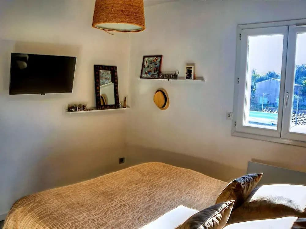 Beautiful Holiday Home With Garden - Photo 4