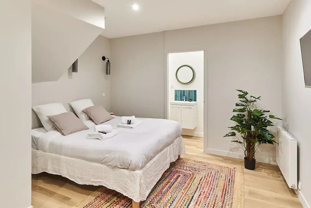 Charming Apartment Center of Paris by Studio Prestige - Miniature 6