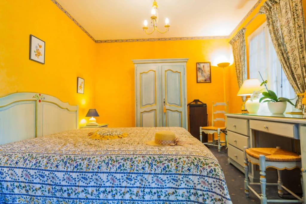 L'Hacienda - Photo 3