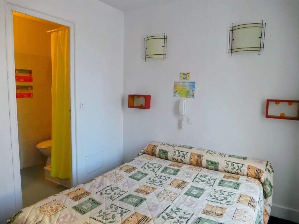 Hôtel La Fontaine - Photo 2