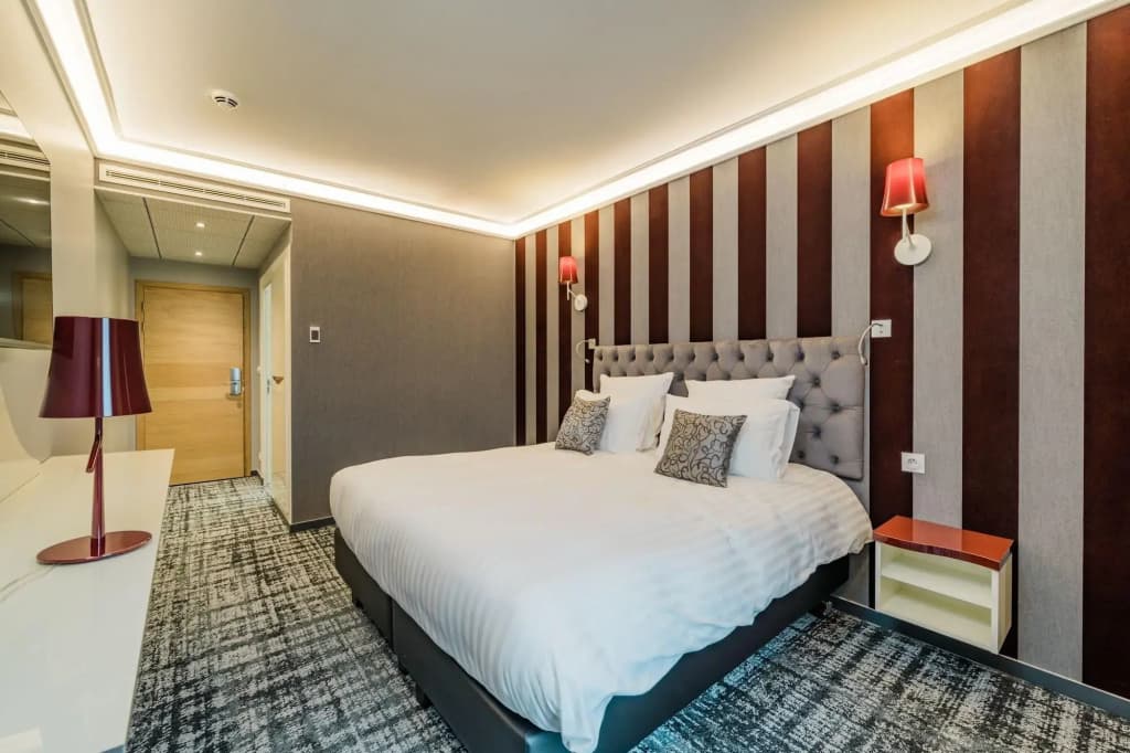Hotel Dali Val d'Europe, Tapestry Collection by Hilton - Photo 4