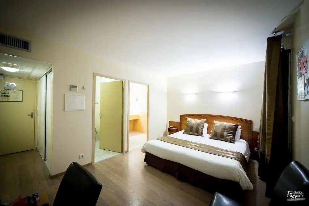 Hotel Le Lion D'or - Photo 4