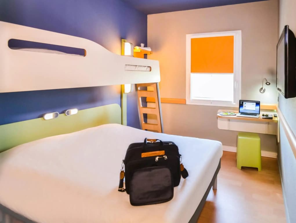 ibis budget Saint Martin de Crau Porte de Camargue - Photo 2
