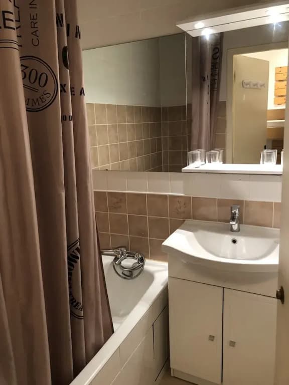 Cozy First-floor Apartment - Miniature 6