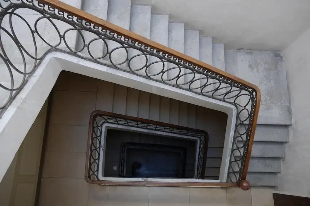 Une âme à Nîmes : coté cour - Miniature 8