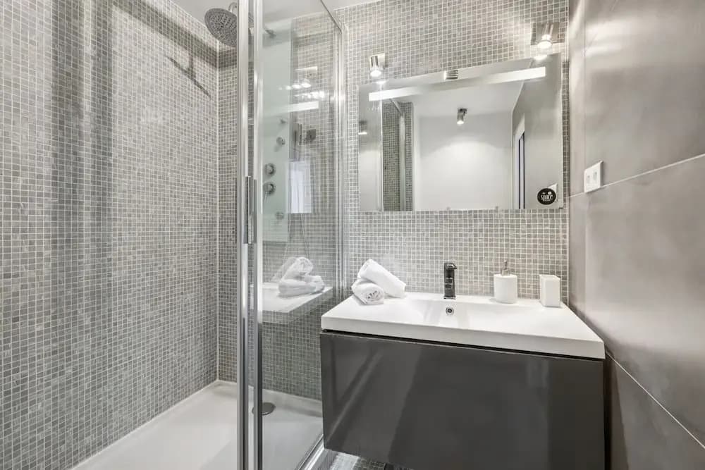 Cozy 2BR Near Parc Monceau & Opera - Miniature 8