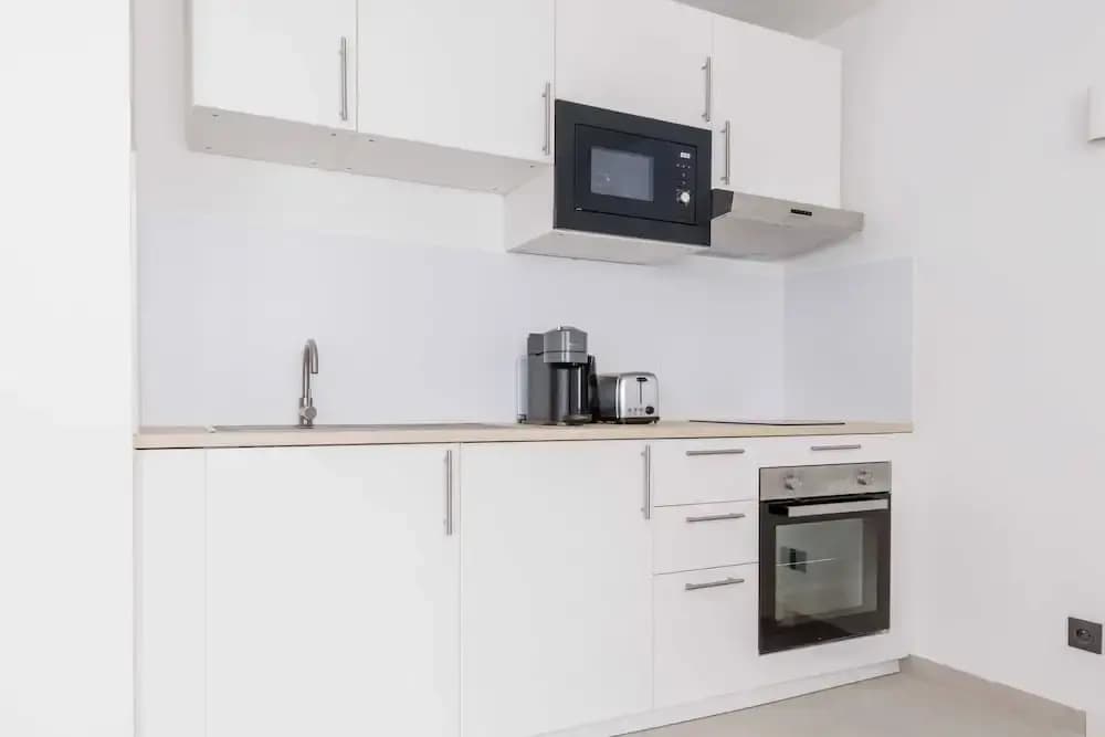 Beautiful Studio for two People - Puteaux - Miniature 6