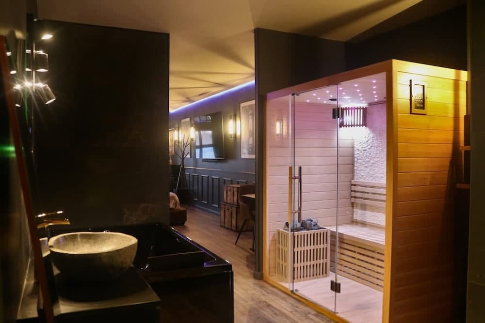 La Suite des Arcades Grand Place Sauna et Balneo - Photo 1