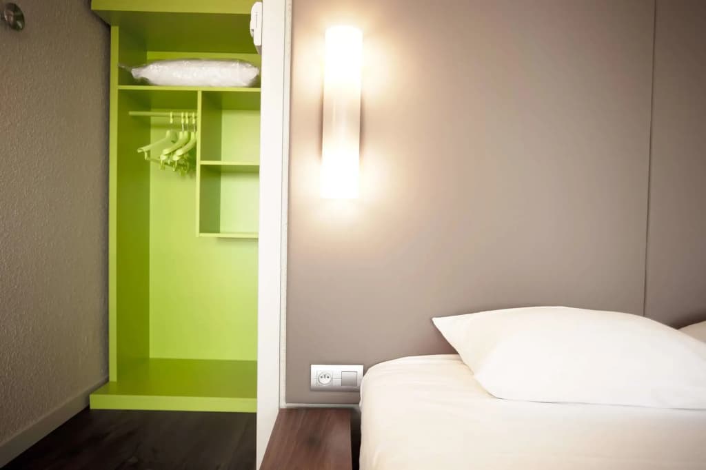 Hotel Campanile Bourges Nord- Saint Doulchard - Photo 3